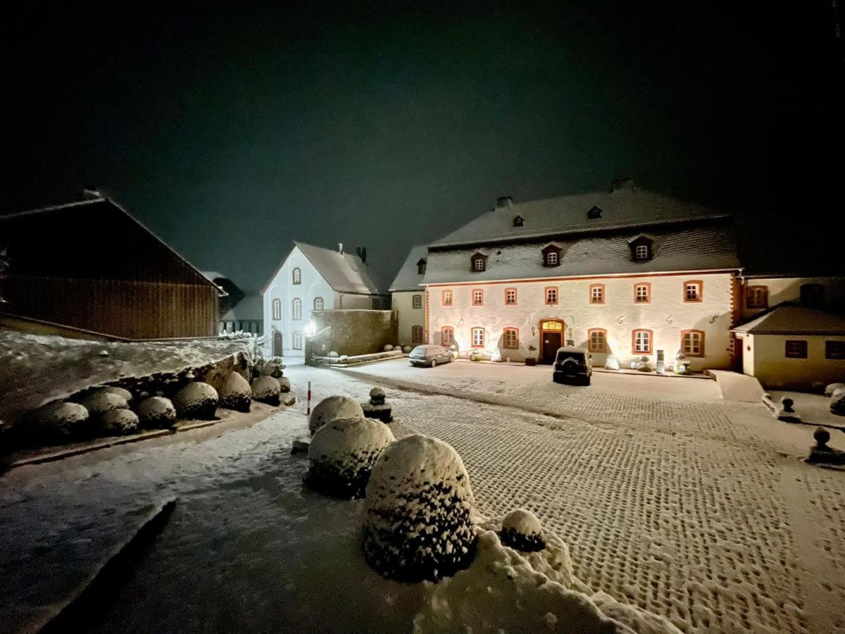 Burghaus & Villa Kronenburg Dahlem  Eksteriør bilde